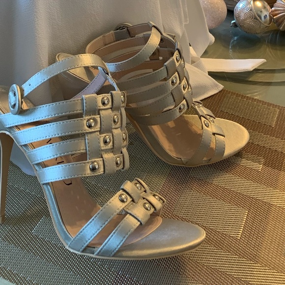 Metallic Woven Strappy Stud Open Toe Sandals - Picture 4 of 8